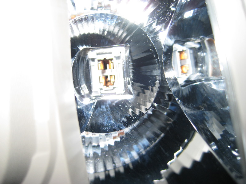 GM-Chevrolet-Equinox-Map-Light-Bulbs-Replacement-Guide-008