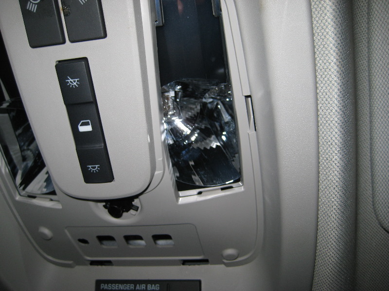 GM-Chevrolet-Equinox-Map-Light-Bulbs-Replacement-Guide-010