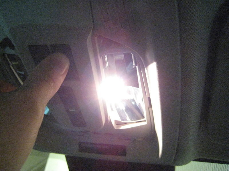 GM-Chevrolet-Equinox-Map-Light-Bulbs-Replacement-Guide-011