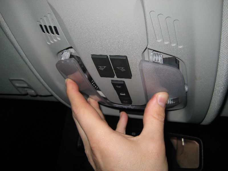 GM-Chevrolet-Equinox-Map-Light-Bulbs-Replacement-Guide-012