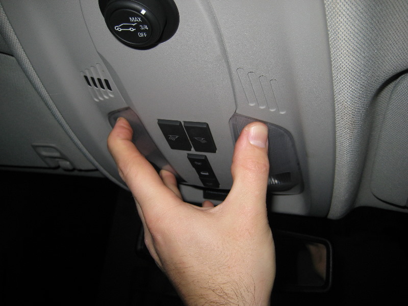 GM-Chevrolet-Equinox-Map-Light-Bulbs-Replacement-Guide-013