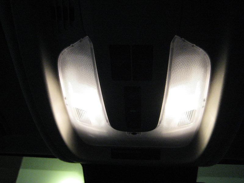 GM-Chevrolet-Equinox-Map-Light-Bulbs-Replacement-Guide-014