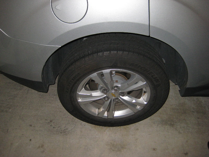 GM-Chevrolet-Equinox-Rear-Brake-Pads-Replacement-Guide-001