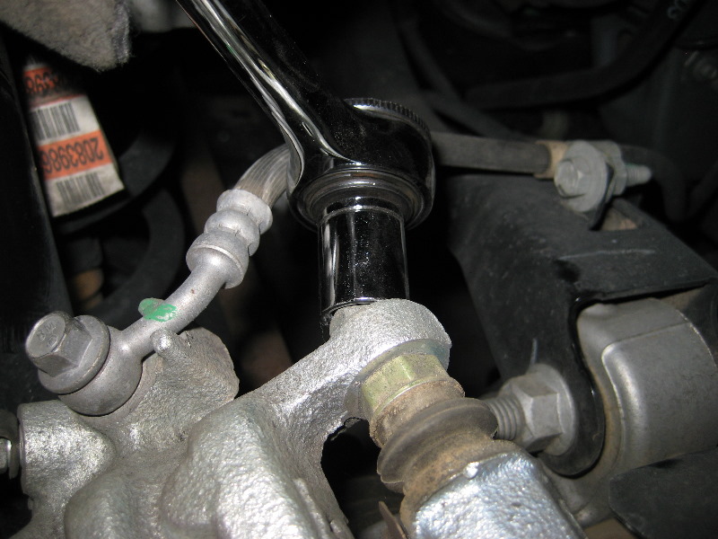 GM-Chevrolet-Equinox-Rear-Brake-Pads-Replacement-Guide-009