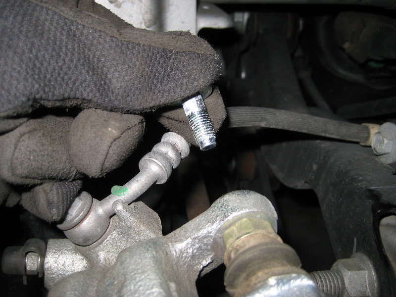 GM-Chevrolet-Equinox-Rear-Brake-Pads-Replacement-Guide-013