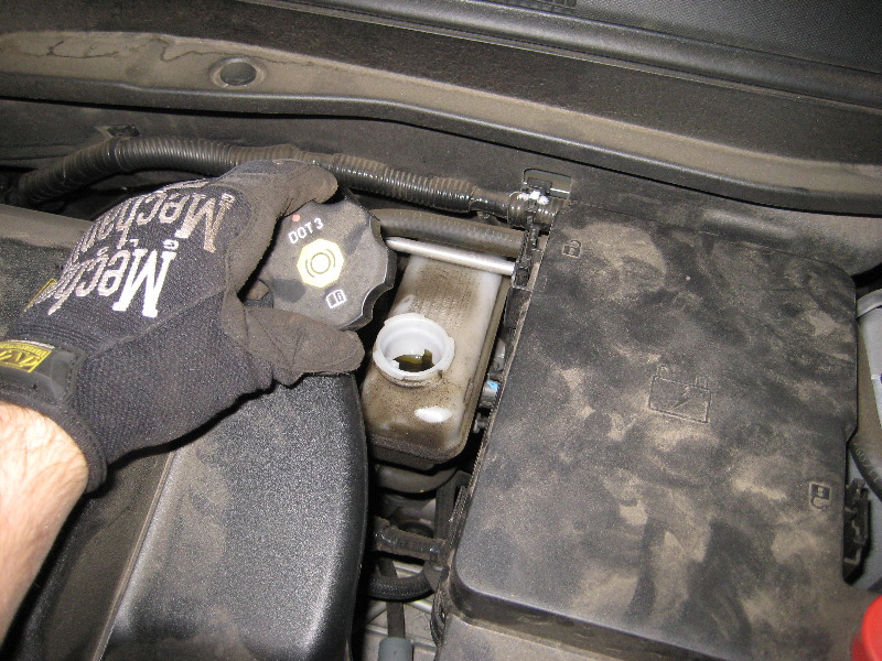 GM-Chevrolet-Equinox-Rear-Brake-Pads-Replacement-Guide-025