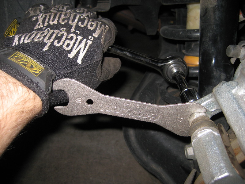 GM-Chevrolet-Equinox-Rear-Brake-Pads-Replacement-Guide-033