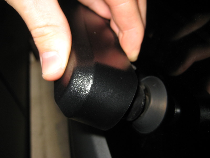 GMChevroletEquinoxRearWiperBladeReplacementGuide002