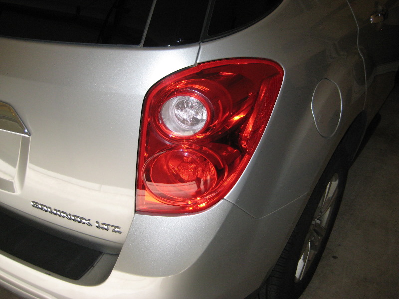 GM-Chevrolet-Equinox-Tail-Light-Bulbs-Replacement-Guide-001