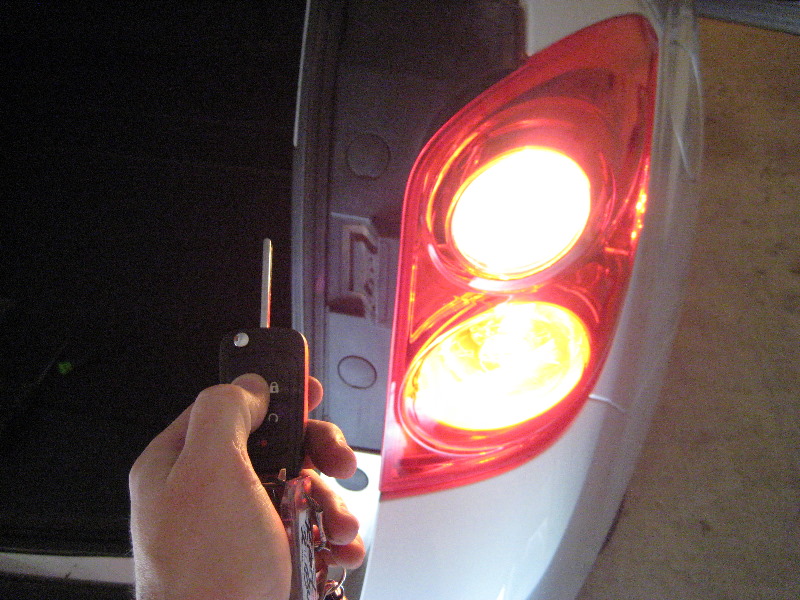 GM-Chevrolet-Equinox-Tail-Light-Bulbs-Replacement-Guide-032