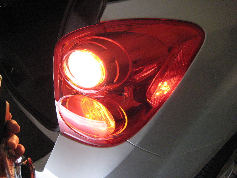 GM-Chevrolet-Equinox-Tail-Light-Bulbs-Replacement-Guide-033