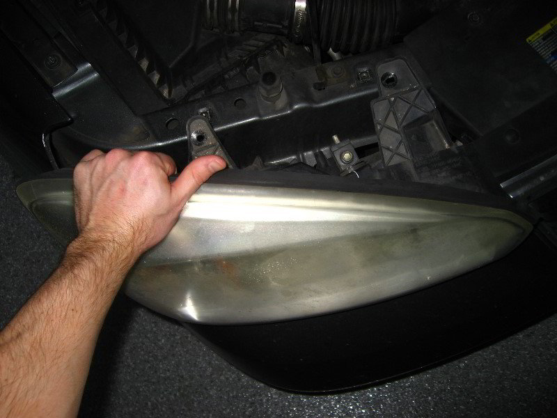 GM-Chevy-Malibu-Headlight-Bulbs-Replacement-Guide-004