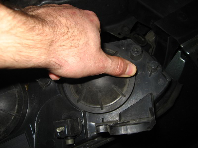 GM-Chevy-Malibu-Headlight-Bulbs-Replacement-Guide-006
