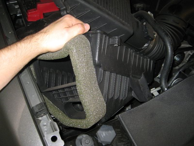 Chevrolet-Silverado-Headlight-Bulbs-Replacement-Guide-009