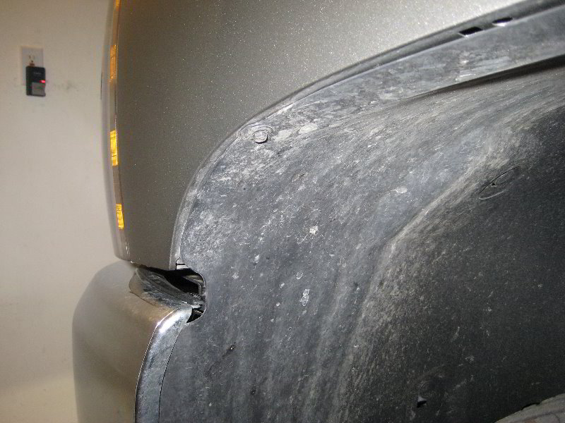 Chevrolet-Silverado-Headlight-Bulbs-Replacement-Guide-040