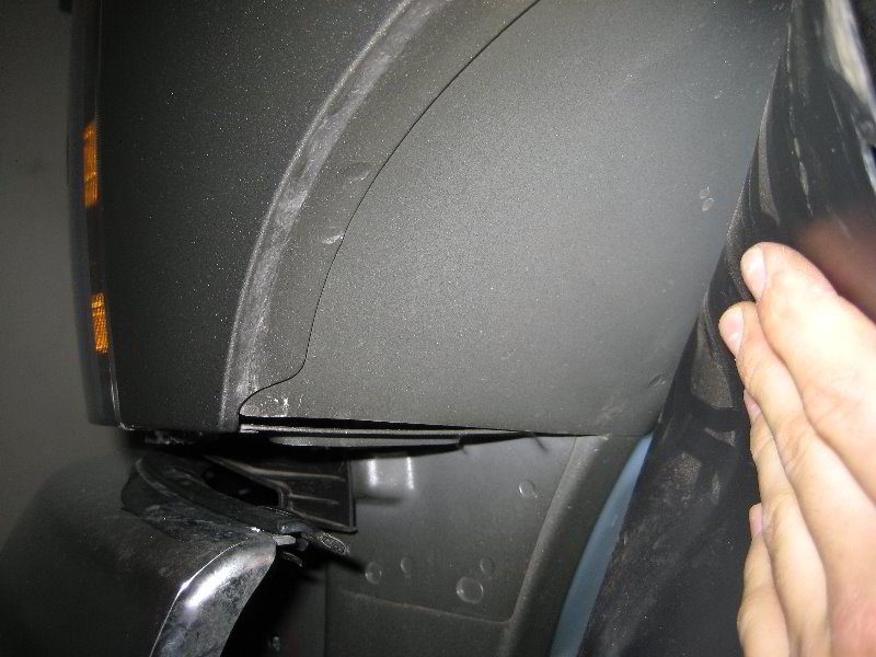 ChevroletSilveradoHeadlightBulbsReplacementGuide043