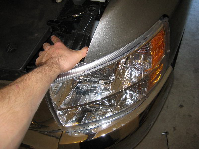 ChevroletSilveradoHeadlightBulbsReplacementGuide050