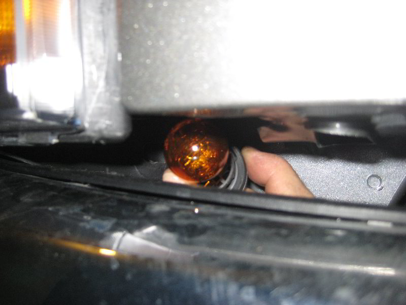 Chevrolet-Silverado-Headlight-Bulbs-Replacement-Guide-053