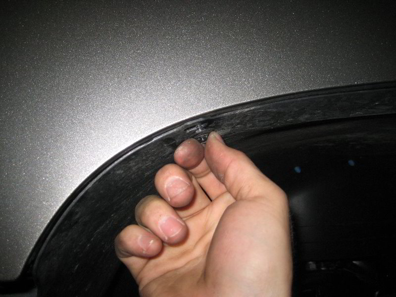 Chevrolet-Silverado-Headlight-Bulbs-Replacement-Guide-064