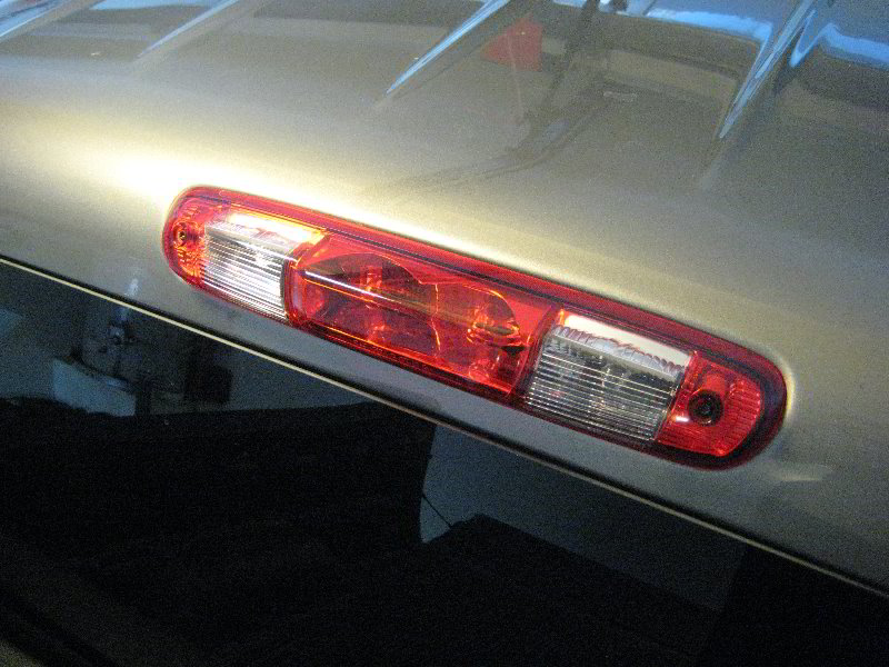 Chevrolet-Silverado-Third-Brake-Light-Bulbs-Replacement-Guide-001