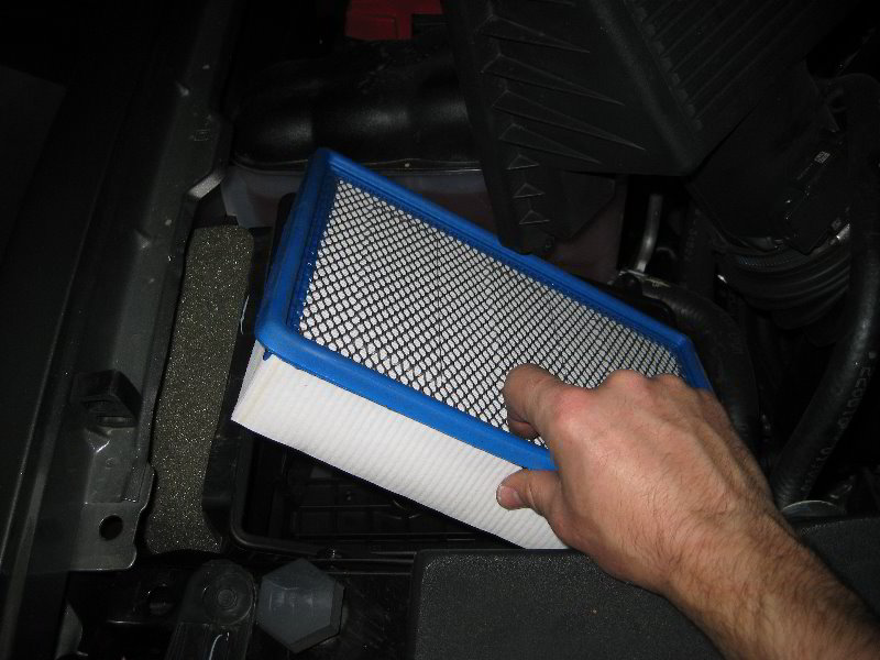 Chevrolet-Silverado-Vortec-4800-V8-Engine-Air-Filter-Replacement-Guide-011