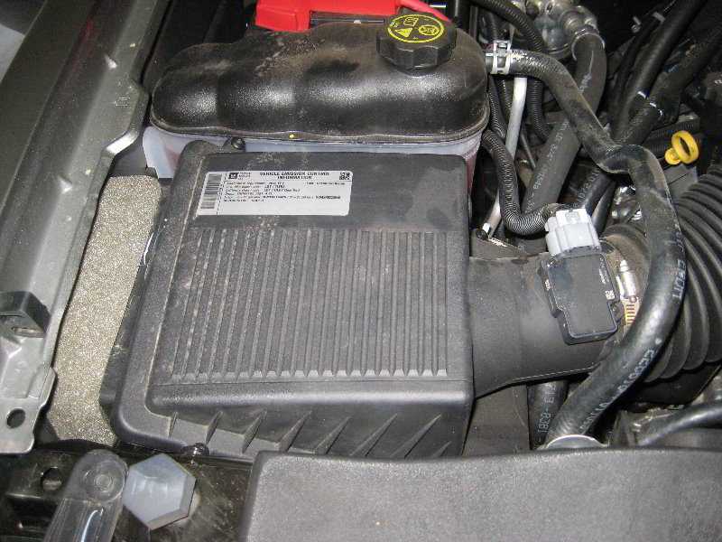 Chevrolet-Silverado-Vortec-4800-V8-Engine-Air-Filter-Replacement-Guide-021