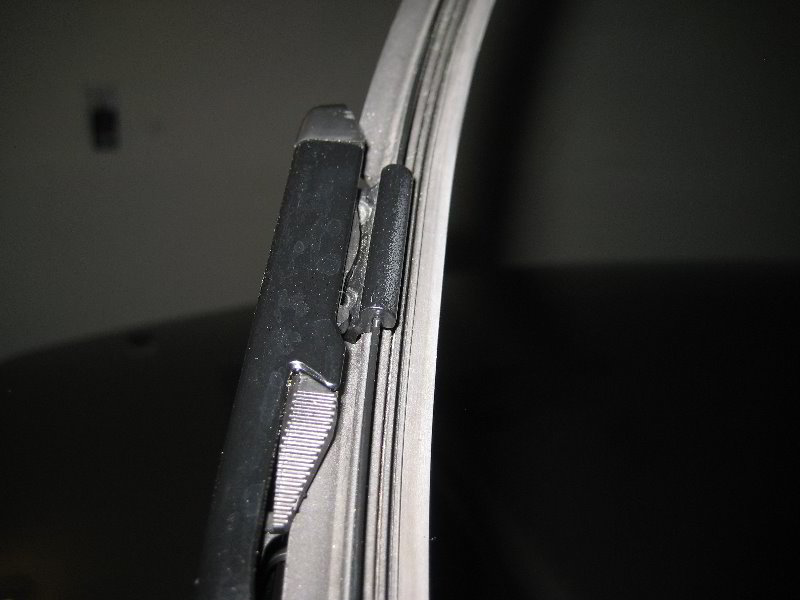 Chevrolet-Silverado-Windshield-Wiper-Blades-Replacement-Guide-011