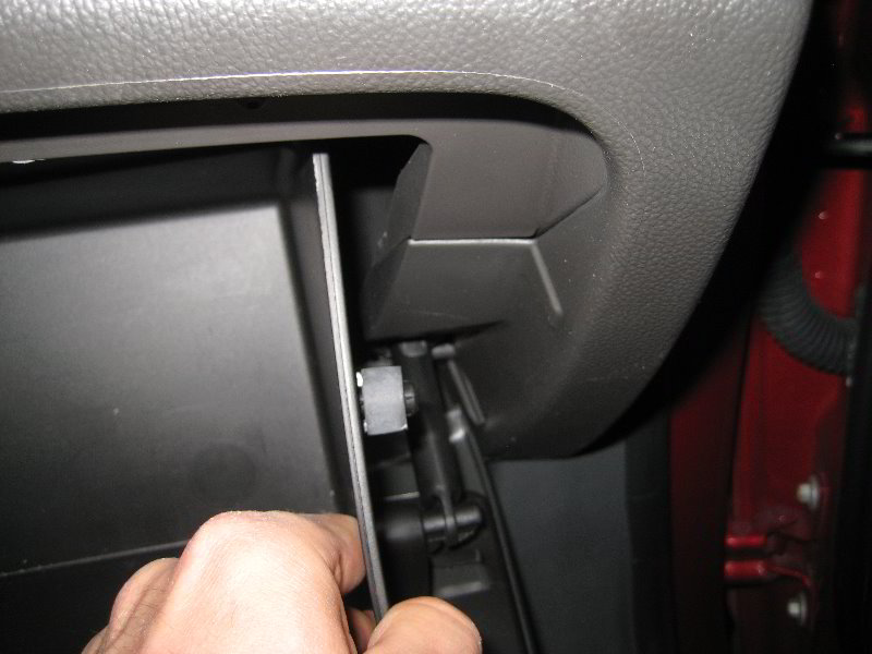 GM-Chevrolet-Sonic-HVAC-Cabin-Air-Filter-Replacement-Guide-004