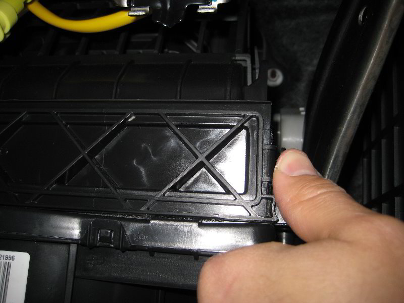 GM-Chevrolet-Sonic-HVAC-Cabin-Air-Filter-Replacement-Guide-010