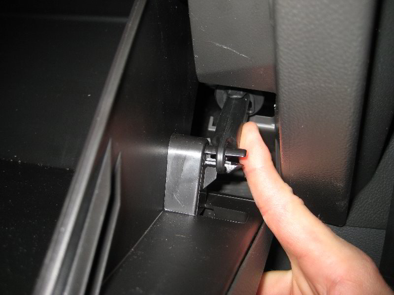 GM-Chevrolet-Sonic-HVAC-Cabin-Air-Filter-Replacement-Guide-023