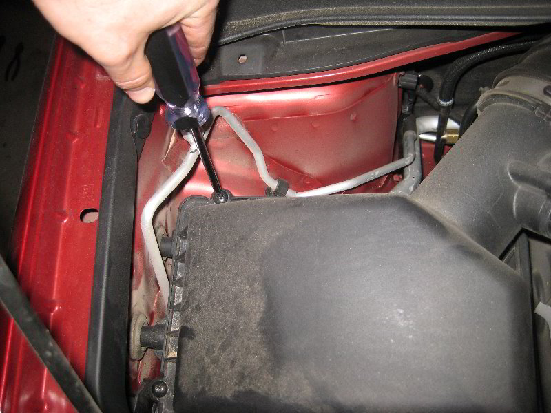 GM-Chevrolet-Sonic-Engine-Air-Filter-Replacement-Guide-003