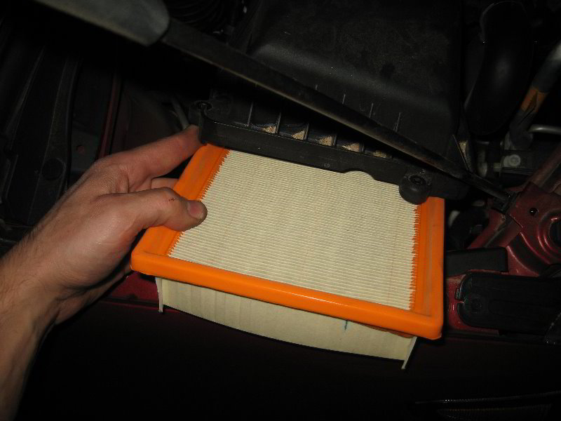 GM-Chevrolet-Sonic-Engine-Air-Filter-Replacement-Guide-007