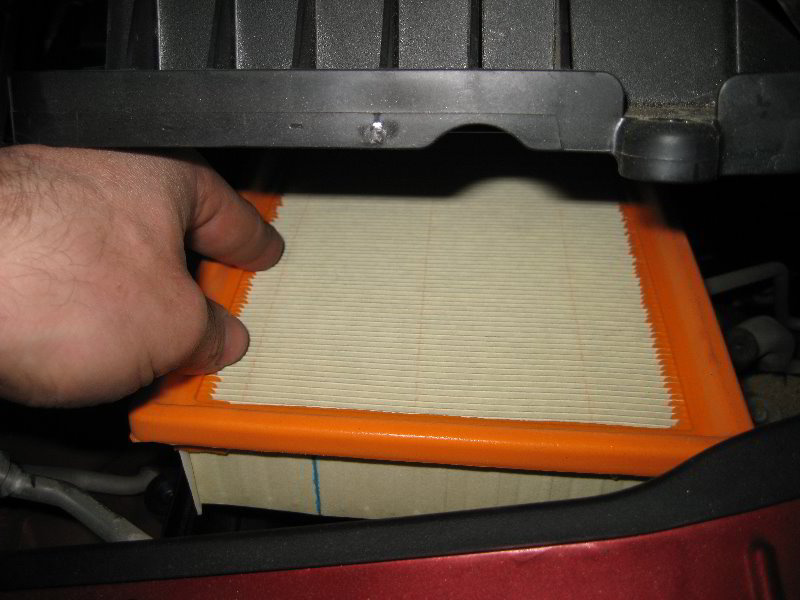 GM-Chevrolet-Sonic-Engine-Air-Filter-Replacement-Guide-011