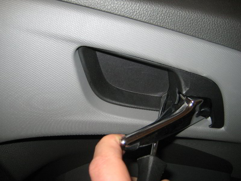 GM-Chevrolet-Sonic-Interior-Door-Panel-Removal-Guide-003