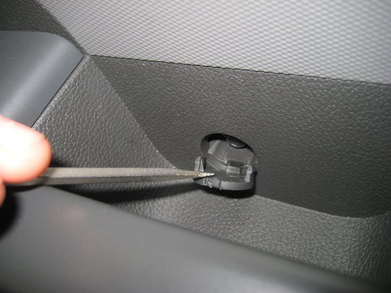 GM-Chevrolet-Sonic-Interior-Door-Panel-Removal-Guide-006