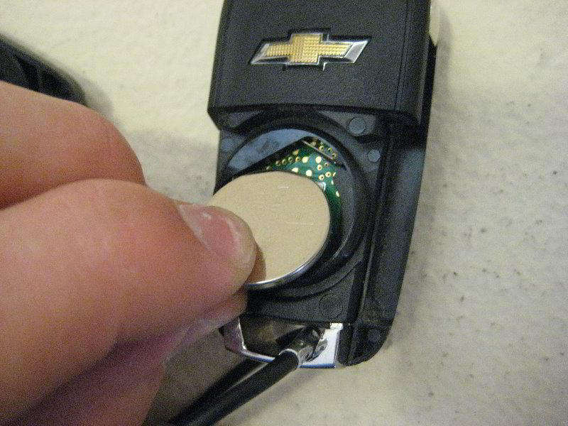 GM-Chevrolet-Sonic-Key-Fob-Battery-Replacement-Guide-008