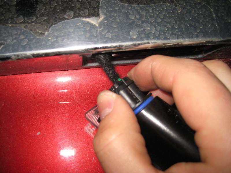 GM-Chevrolet-Sonic-License-Plate-Light-Bulbs-Replacement-Guide-004