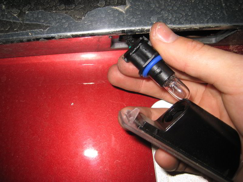 GM-Chevrolet-Sonic-License-Plate-Light-Bulbs-Replacement-Guide-005
