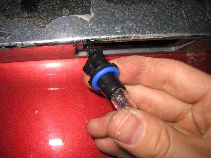 GM-Chevrolet-Sonic-License-Plate-Light-Bulbs-Replacement-Guide-007