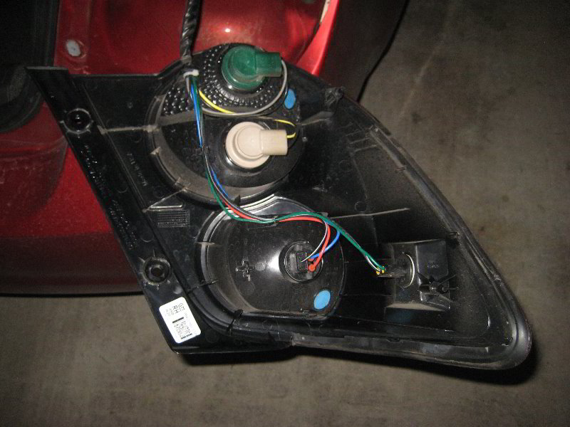 GM-Chevrolet-Sonic-Tail-Light-Bulbs-Replacement-Guide-007