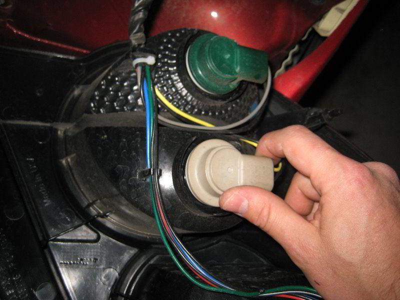 GM-Chevrolet-Sonic-Tail-Light-Bulbs-Replacement-Guide-017
