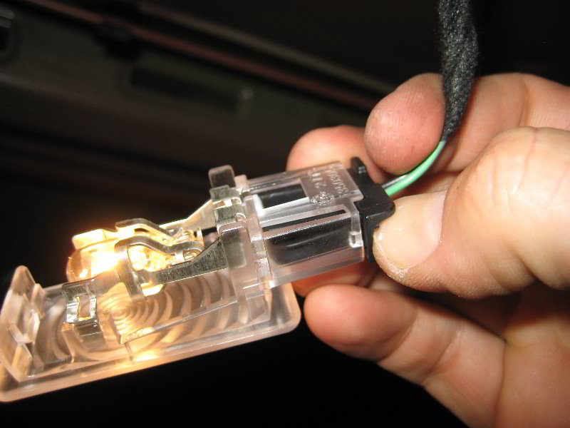 GM-Chevrolet-Sonic-Trunk-Light-Bulb-Replacement-Guide-003