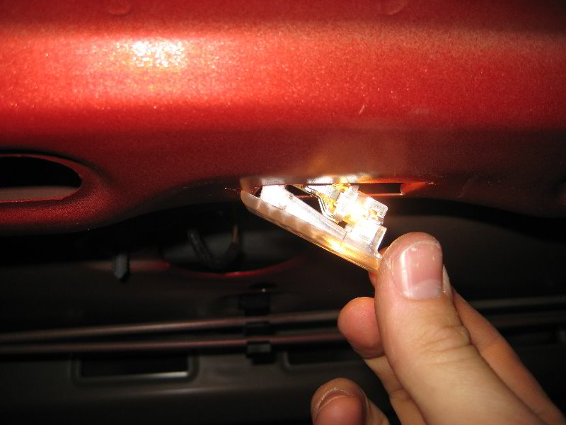 GM-Chevrolet-Sonic-Trunk-Light-Bulb-Replacement-Guide-010