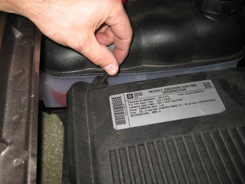 GM-Chevrolet-Tahoe-Engine-Air-Filter-Replacement-Guide-018
