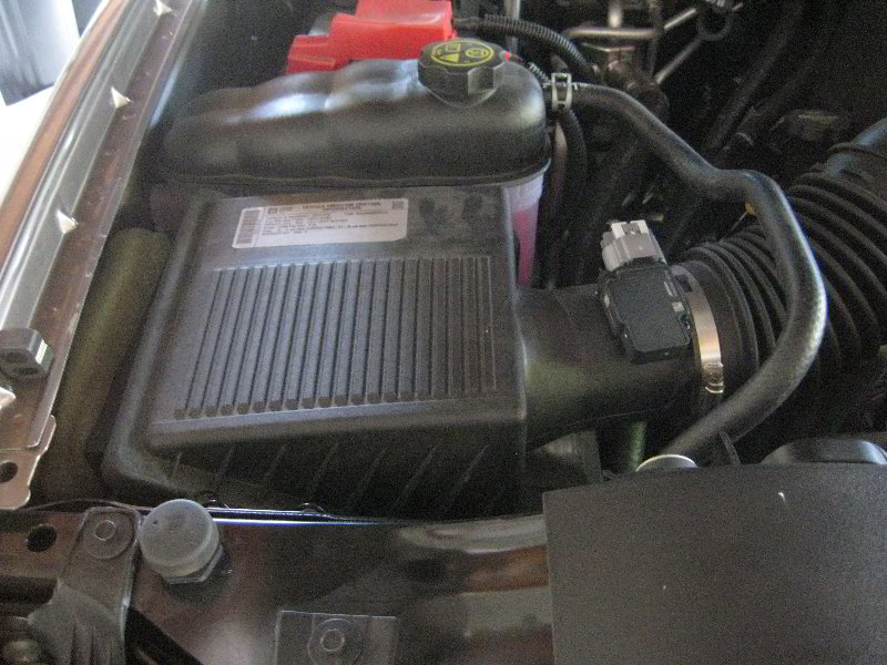 GM-Chevrolet-Tahoe-Engine-Air-Filter-Replacement-Guide-021