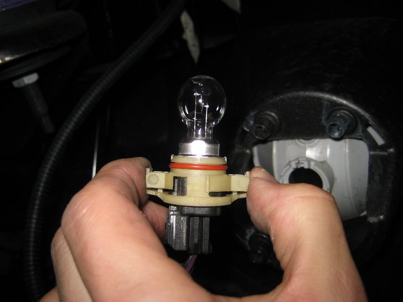 GM-Chevrolet-Tahoe-Fog-Light-Bulbs-Replacement-Guide-019