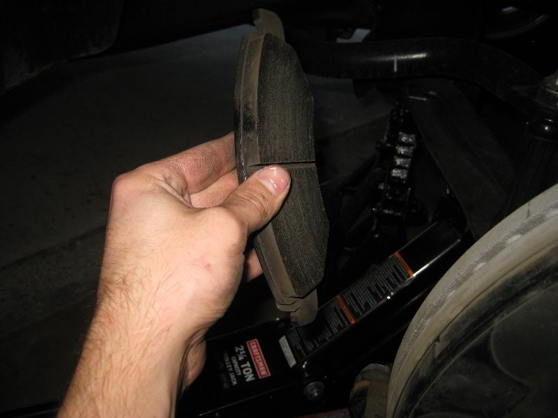 GM-Chevrolet-Tahoe-Front-Brake-Pads-Replacement-Guide-029