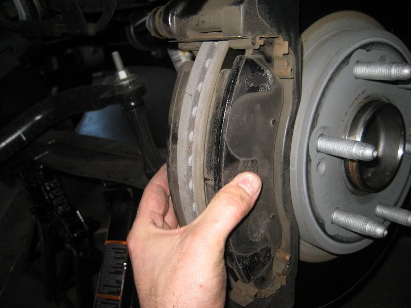 GM-Chevrolet-Tahoe-Front-Brake-Pads-Replacement-Guide-030