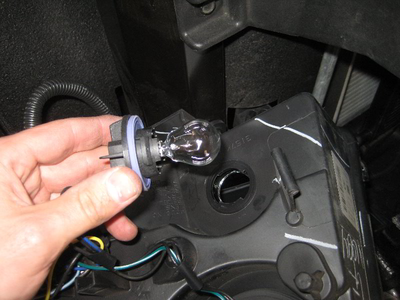 GMChevroletTahoeHeadlightBulbsReplacementGuide106