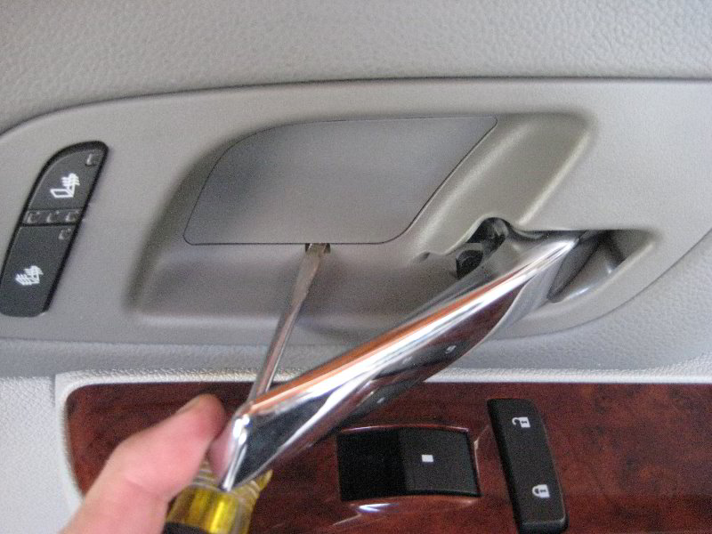 GM-Chevrolet-Tahoe-Interior-Door-Panel-Removal-Guide-003